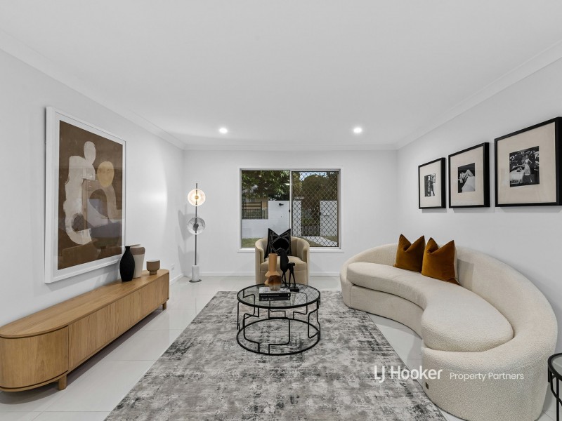 54 Chauvin Street, Robertson QLD 4109