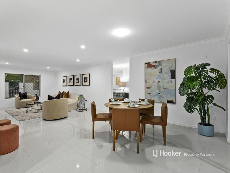 54 Chauvin Street, Robertson QLD 4109