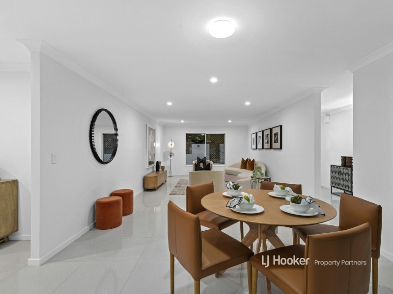 54 Chauvin Street, Robertson QLD 4109