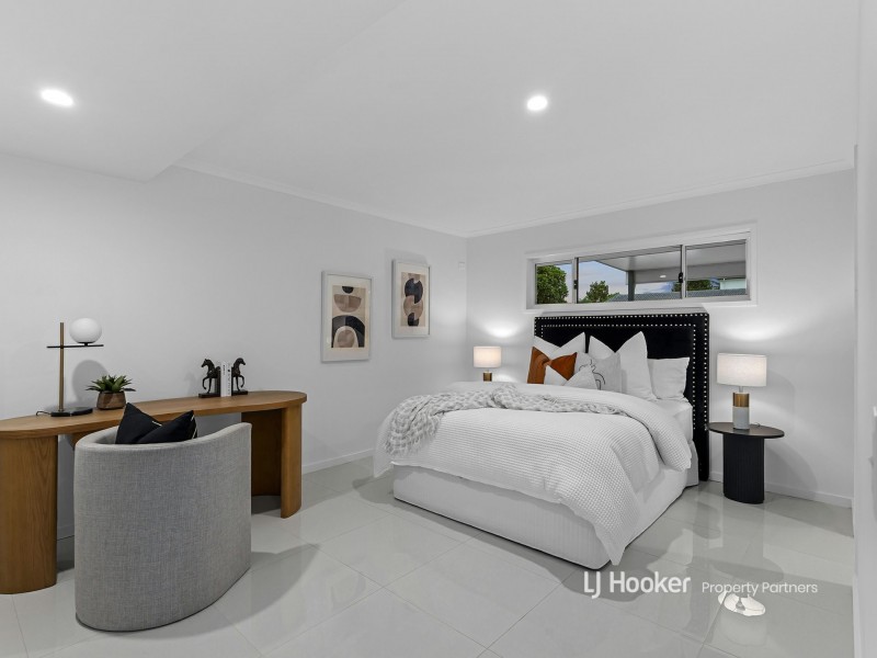 54 Chauvin Street, Robertson QLD 4109