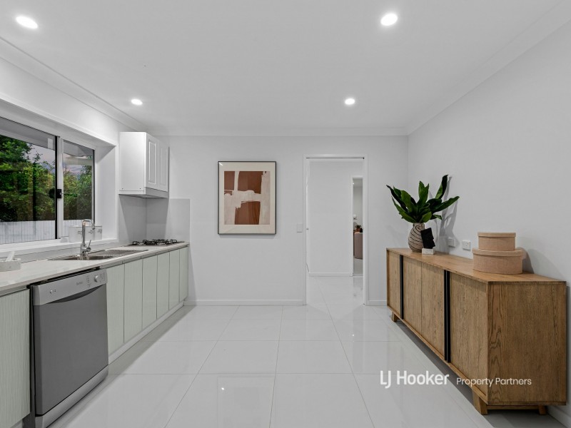 54 Chauvin Street, Robertson QLD 4109