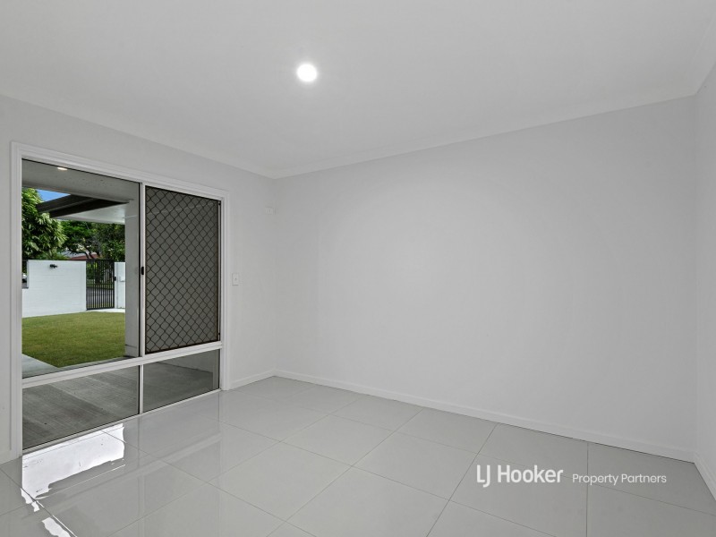 54 Chauvin Street, Robertson QLD 4109