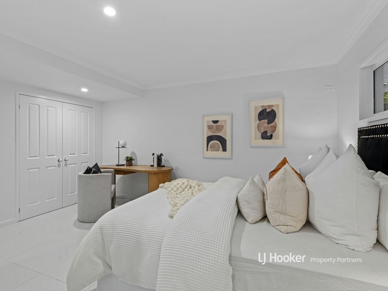 54 Chauvin Street, Robertson QLD 4109