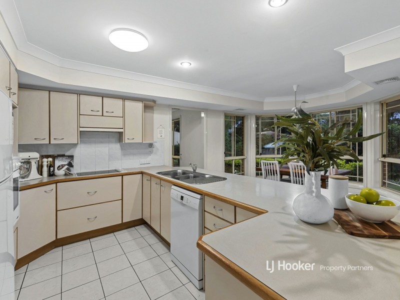 9 Conrad Place, Wishart QLD 4122