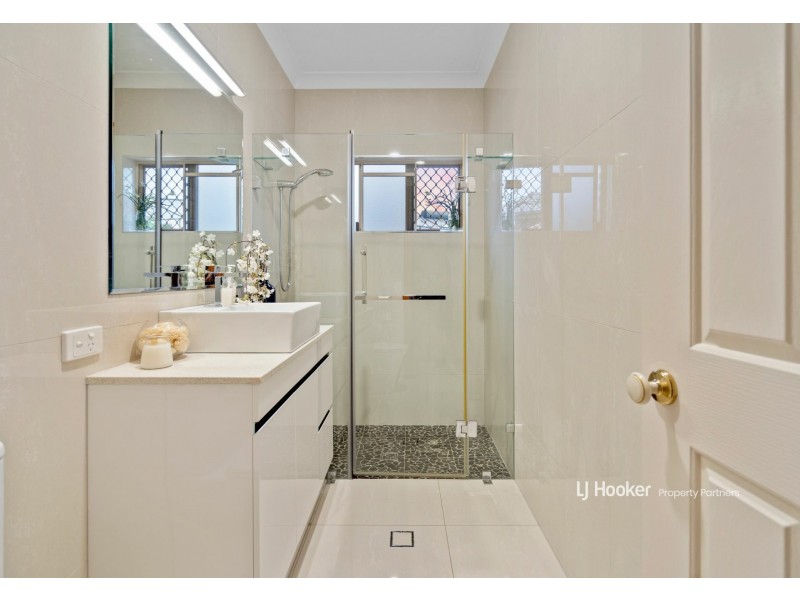 12 Totten Close, Eight Mile Plains QLD 4113