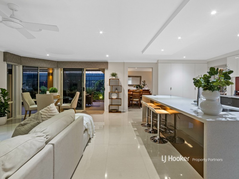 12 Raincliffe Place, Calamvale QLD 4116