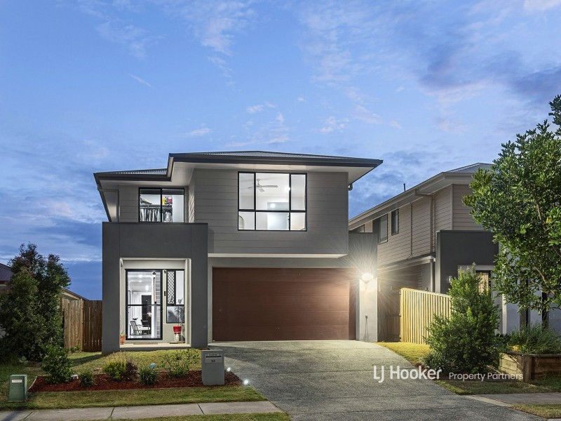 33 Mercy Circuit, Park Ridge QLD 4125