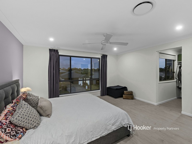 33 Mercy Circuit, Park Ridge QLD 4125