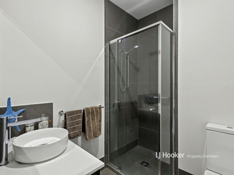 33 Mercy Circuit, Park Ridge QLD 4125