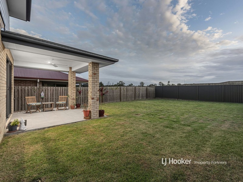 33 Mercy Circuit, Park Ridge QLD 4125