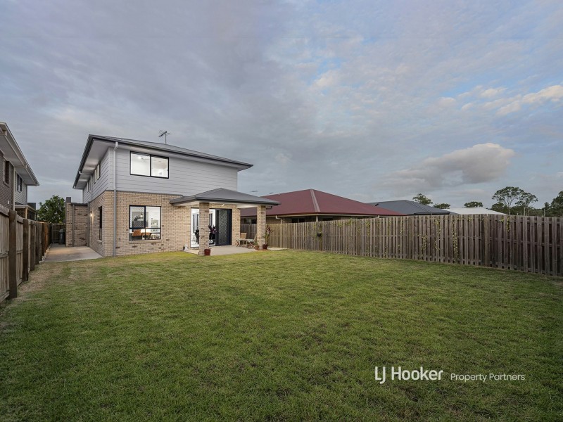33 Mercy Circuit, Park Ridge QLD 4125