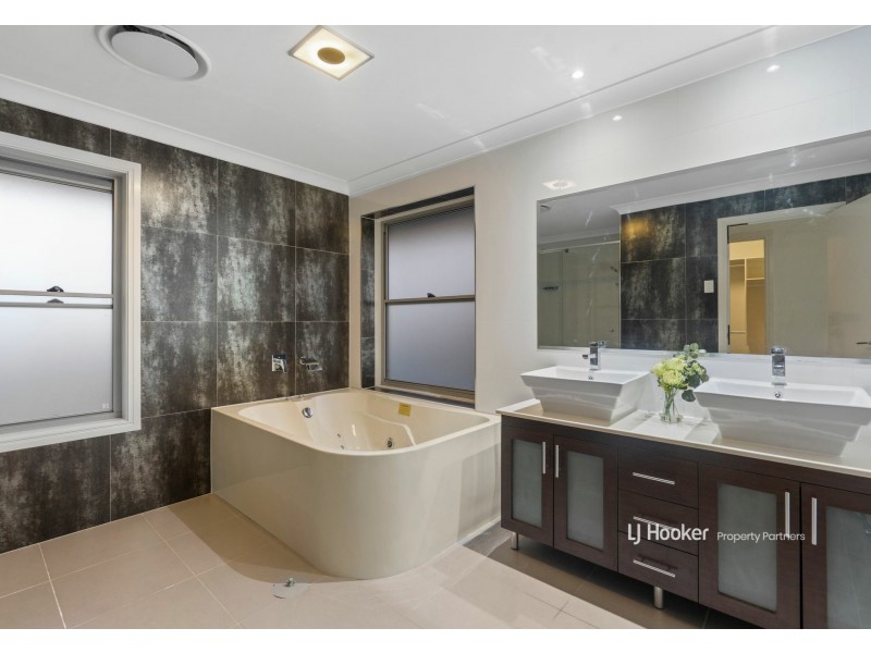 27 Alfred Circuit, Calamvale QLD 4116