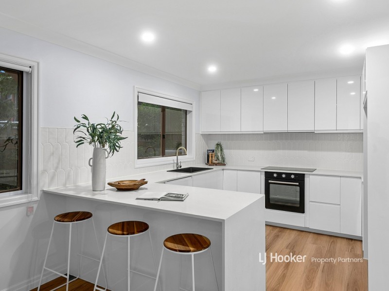 28 Buttercup Street, Mansfield QLD 4122