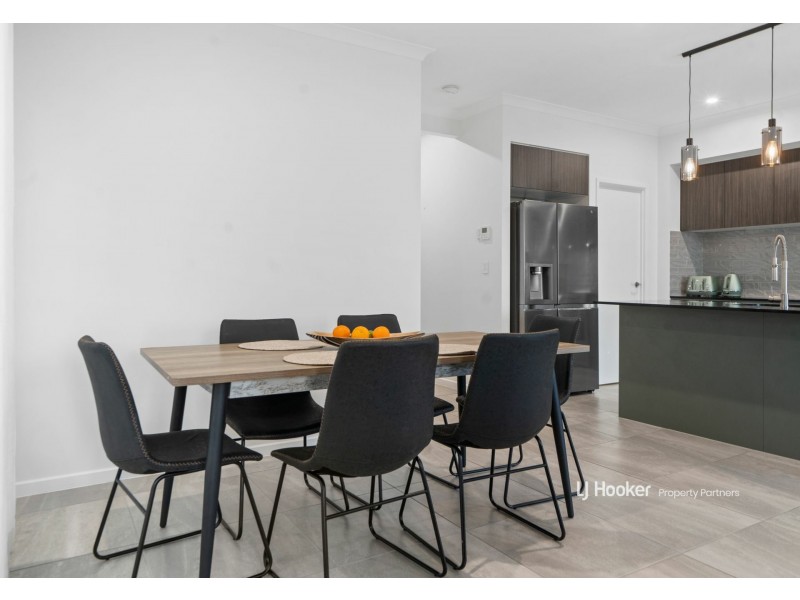 8 Pearl Street, Pallara QLD 4110