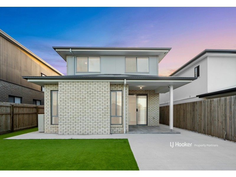 8 Pearl Street, Pallara QLD 4110