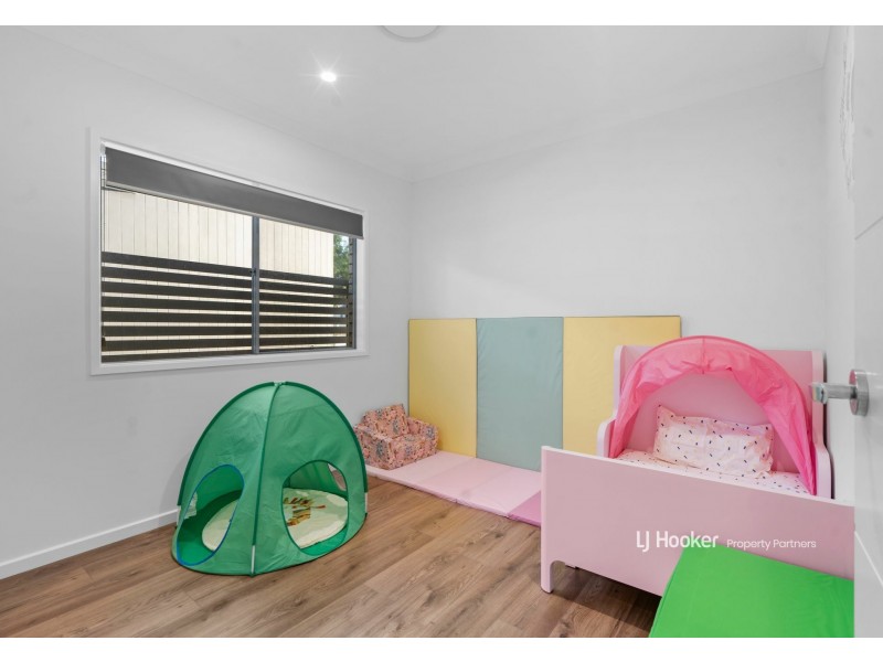 8 Pearl Street, Pallara QLD 4110