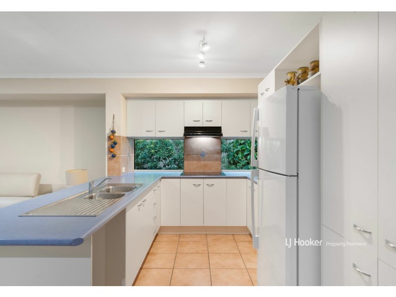 29 Lexington Place, Wishart QLD 4122