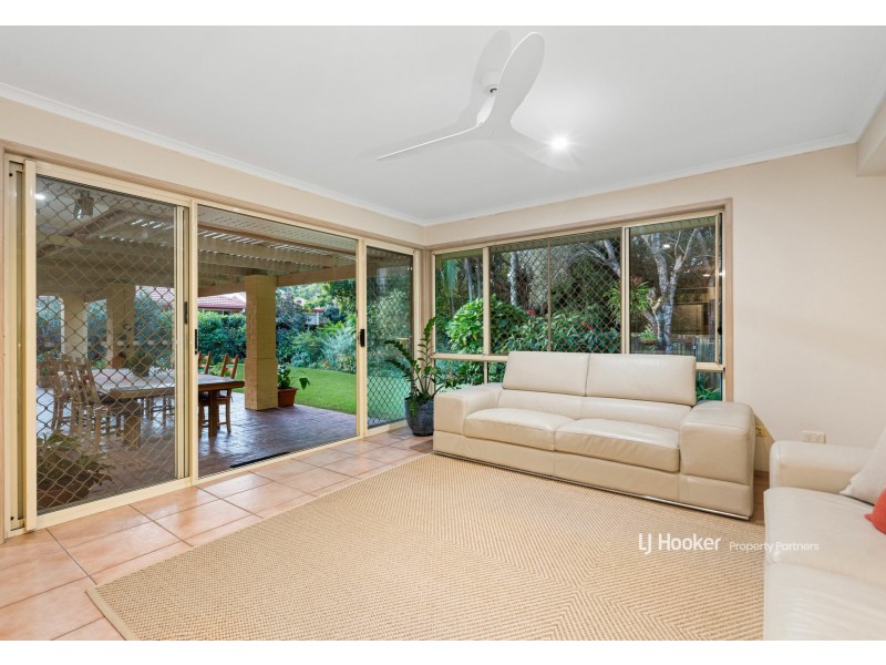 29 Lexington Place, Wishart QLD 4122