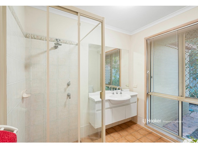 29 Lexington Place, Wishart QLD 4122