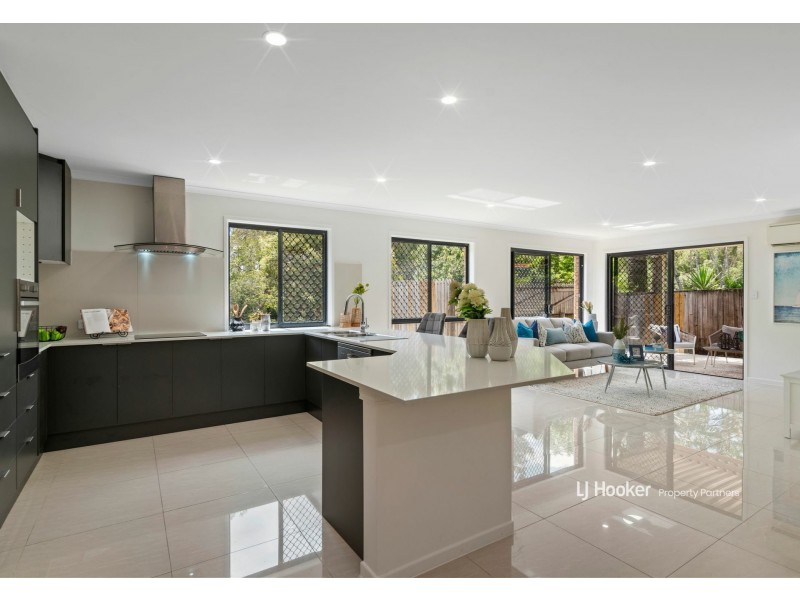 2 Scarlet Oak Place, Calamvale QLD 4116