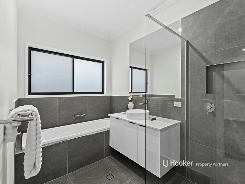 50 Grevillea Way, Park Ridge QLD 4125