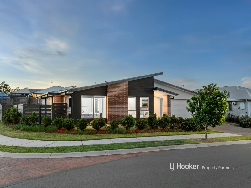 17 Chambers Ridge Boulevard, Park Ridge QLD 4125