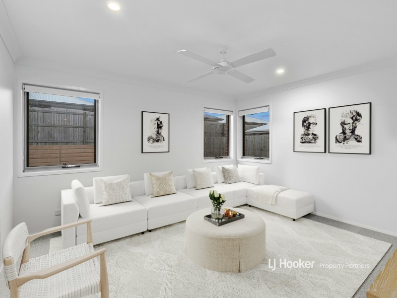 17 Chambers Ridge Boulevard, Park Ridge QLD 4125