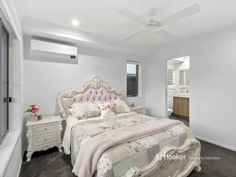 17 Chambers Ridge Boulevard, Park Ridge QLD 4125