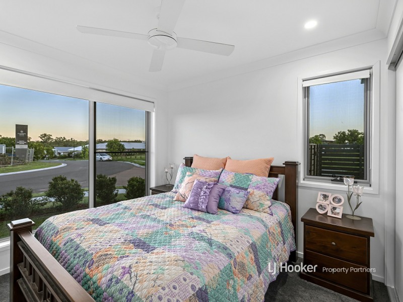 17 Chambers Ridge Boulevard, Park Ridge QLD 4125