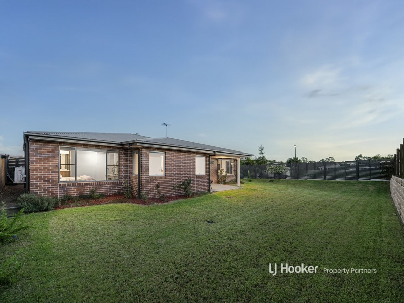 17 Chambers Ridge Boulevard, Park Ridge QLD 4125