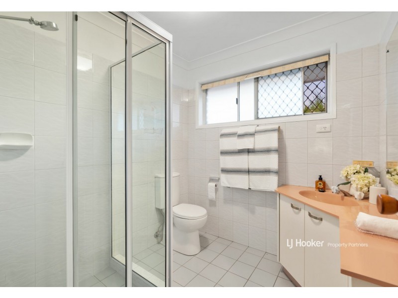 4 McKinley Court, Stretton QLD 4116