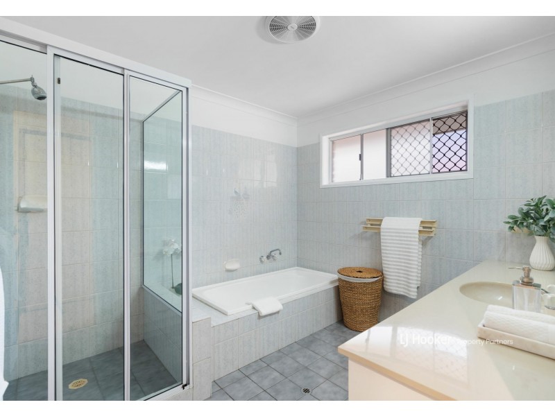 4 McKinley Court, Stretton QLD 4116