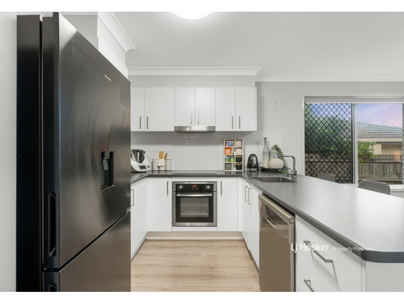 64 Blackwell Street, Hillcrest QLD 4118