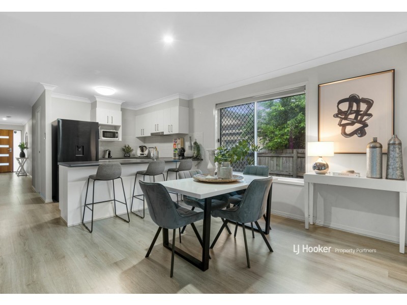 64 Blackwell Street, Hillcrest QLD 4118