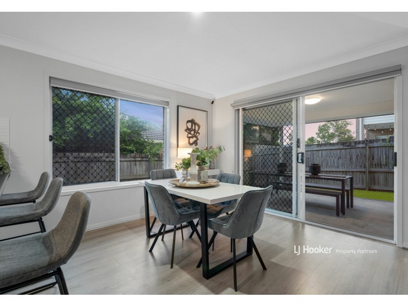 64 Blackwell Street, Hillcrest QLD 4118