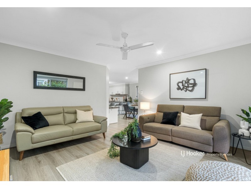 64 Blackwell Street, Hillcrest QLD 4118