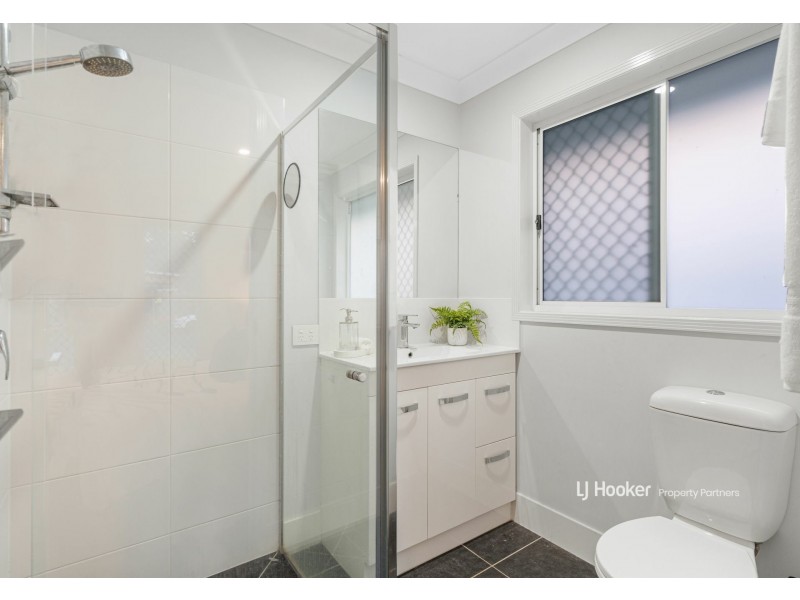 64 Blackwell Street, Hillcrest QLD 4118