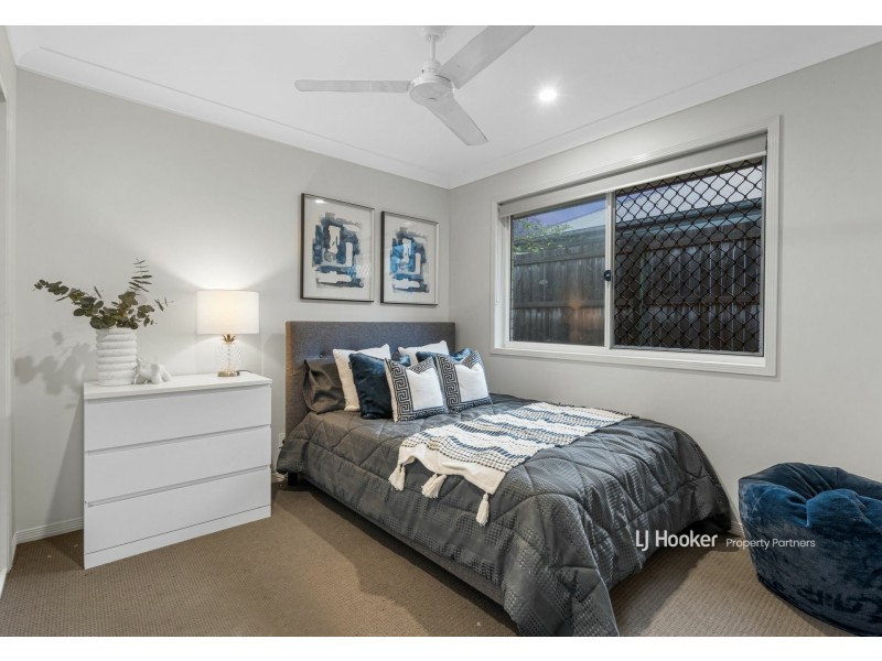 64 Blackwell Street, Hillcrest QLD 4118