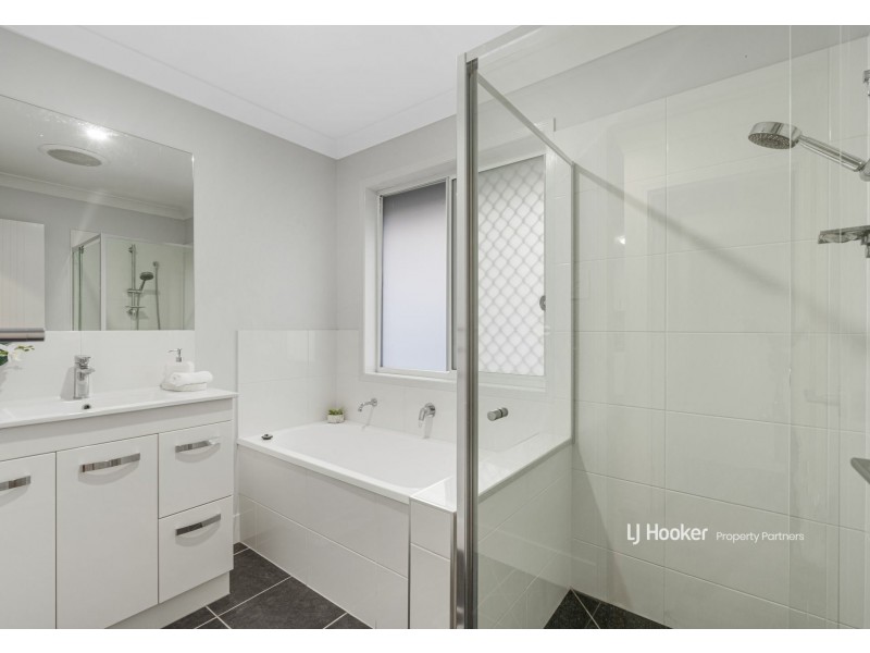 64 Blackwell Street, Hillcrest QLD 4118