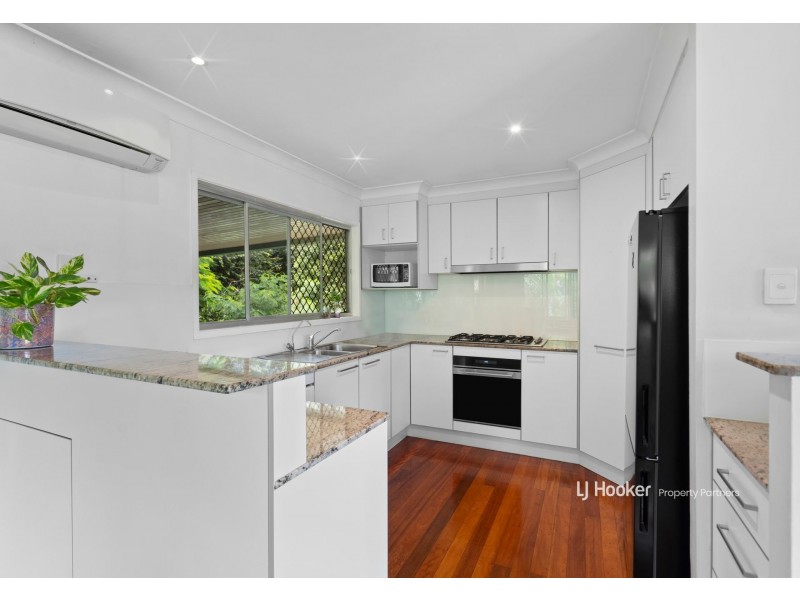 57 Morialta Street, Mansfield QLD 4122