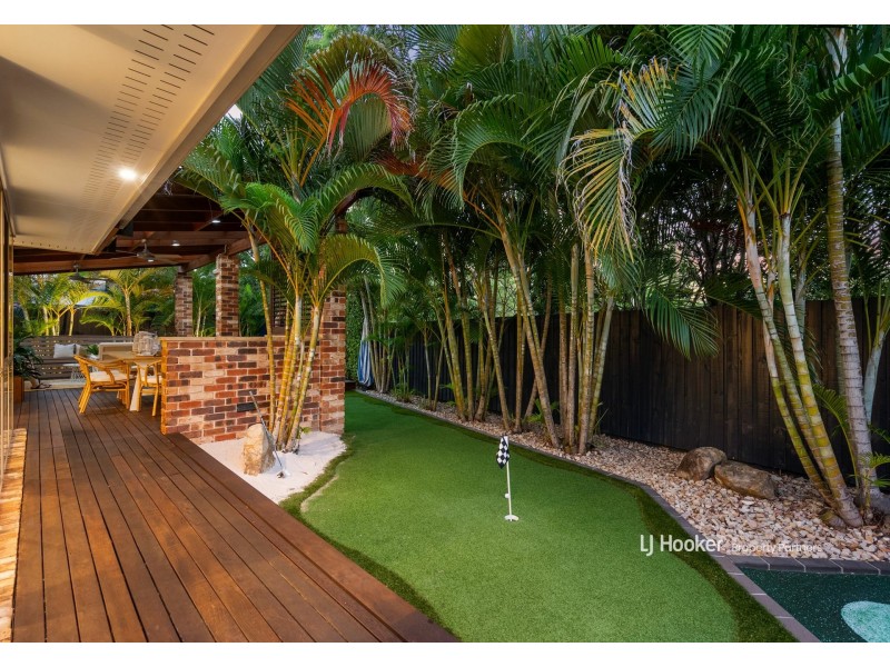 32 Windsor Place, Carindale QLD 4152