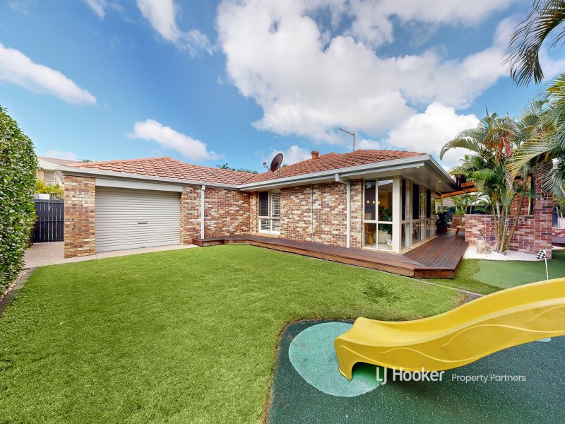 32 Windsor Place, Carindale QLD 4152