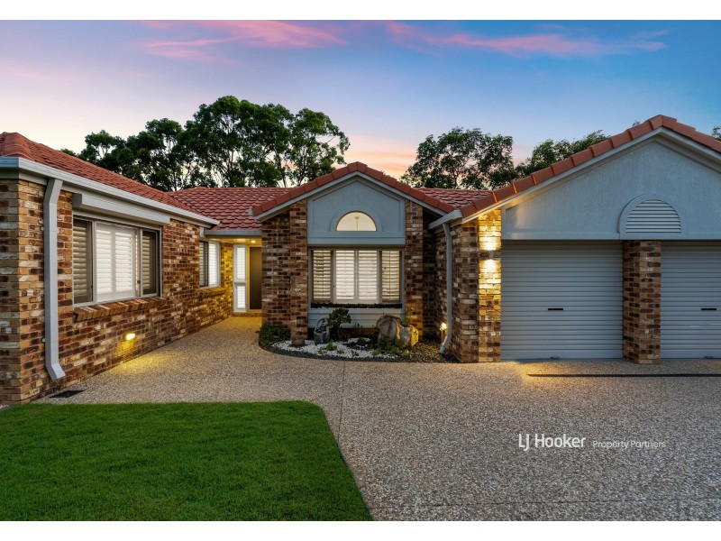 32 Windsor Place, Carindale QLD 4152