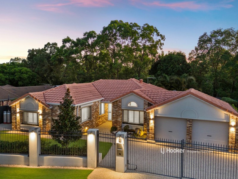 32 Windsor Place, Carindale QLD 4152