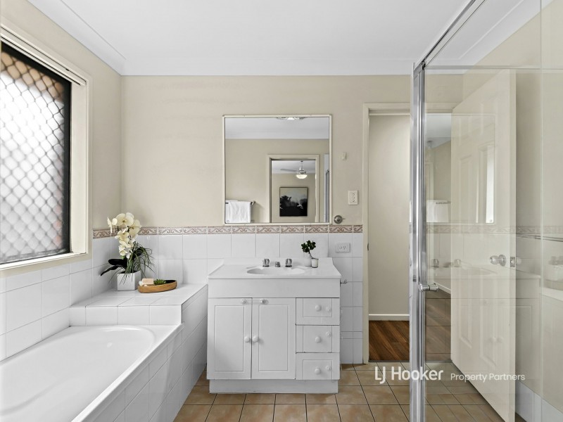 37 Robinson Crescent, Runcorn QLD 4113