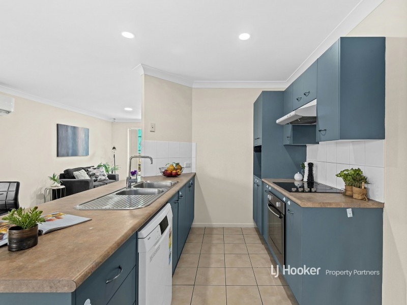 37 Robinson Crescent, Runcorn QLD 4113