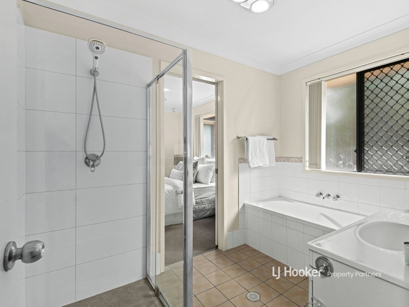 37 Robinson Crescent, Runcorn QLD 4113