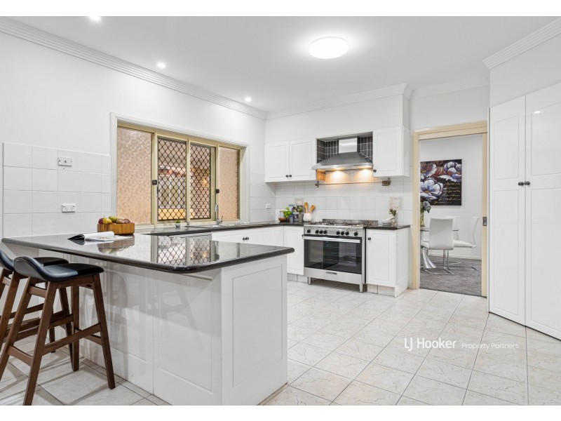 11 Rakumba Close, Eight Mile Plains QLD 4113