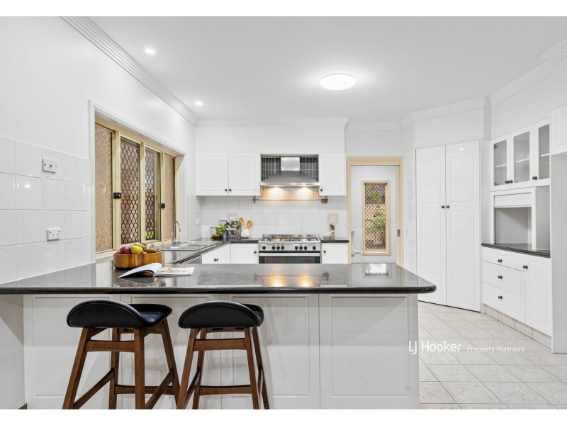 11 Rakumba Close, Eight Mile Plains QLD 4113