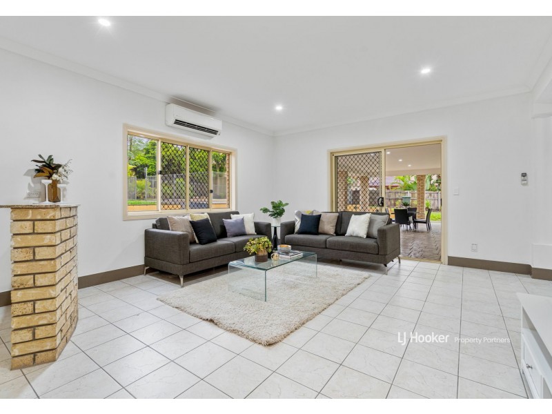 11 Rakumba Close, Eight Mile Plains QLD 4113